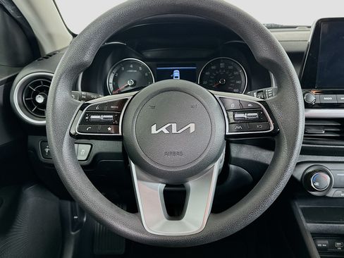 Used 2022 Kia Forte LXS FWD image 17
