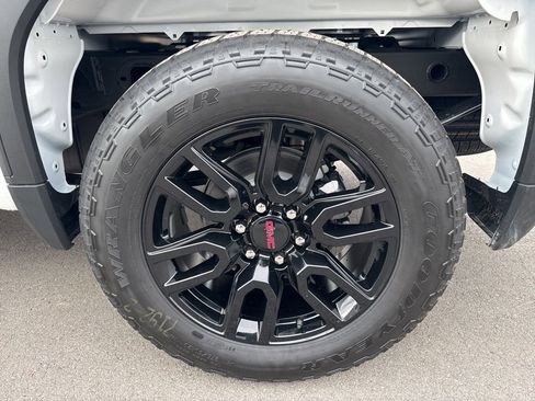 New 2026 GMC Sierra 1500 Elevation image 31