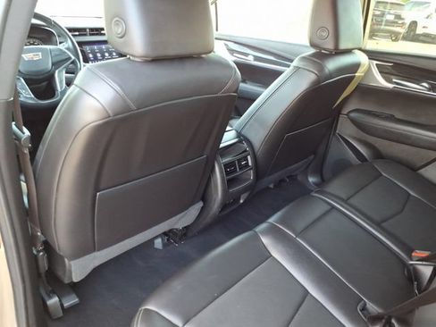 Used 2022 Cadillac XT5 Premium Luxury FWD image 16