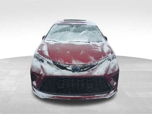 Used 2024 Toyota Sienna XSE w/ XSE Premium Package image 10