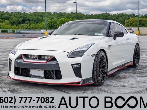 Used 2018 Nissan GT-R Premium image 1