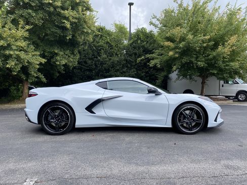 Used 2024 Chevrolet Corvette Stingray Coupe w/ Z51 Performance Package RWD image 10