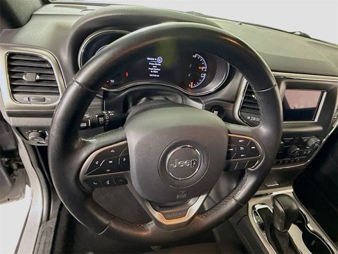 Used 2019 Jeep Grand Cherokee Laredo w/ Security & Convenience Group image 5