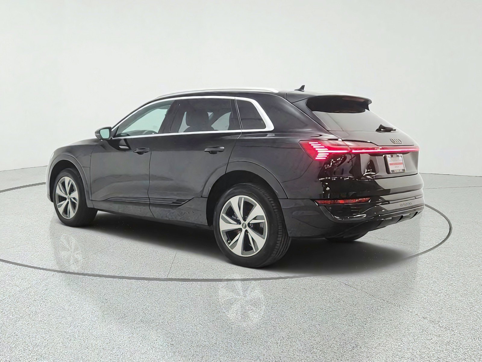 Used 2024 Audi Q8 e-tron Premium Plus w/ Premium Plus Package AWD/4WD image 7