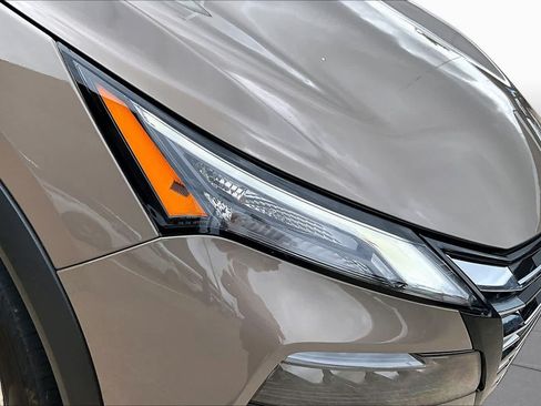 Used 2024 Nissan Rogue SV w/ SV Premium Package AWD/4WD image 28