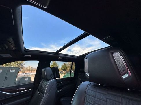 Used 2022 Cadillac Escalade ESV Sport Platinum image 36