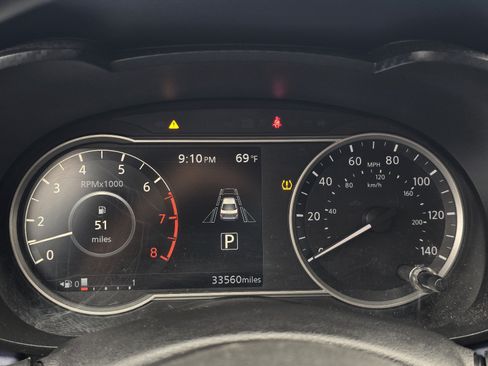 Certified 2024 Nissan Versa SV w/ Trunk Package FWD image 18
