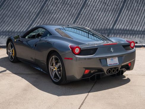 Used 2015 Ferrari 458 Italia Coupe RWD image 2