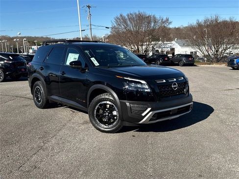 New 2025 Nissan Pathfinder Rock Creek image 2