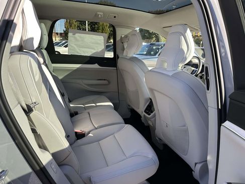 New 2025 Volvo EX90 Plus w/ Protection Package Premier image 11