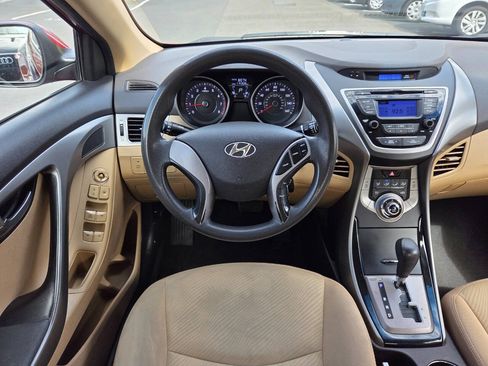 Used 2013 Hyundai Elantra GLS FWD image 12