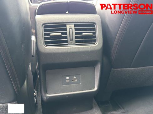 Used 2023 Nissan Rogue Platinum FWD image 21