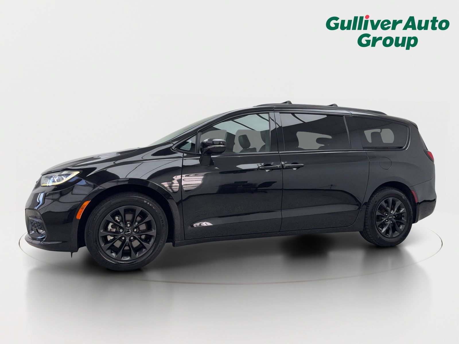 Used 2021 Chrysler Pacifica Touring-L w/ S Appearance Package FWD image 2
