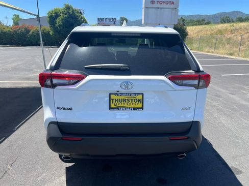 Used 2025 Toyota RAV4 XLE FWD image 9