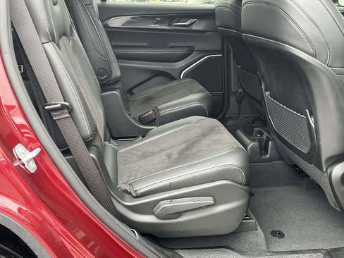 Used 2022 Jeep Grand Cherokee L Laredo image 23