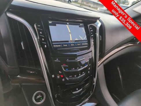 Used 2019 Cadillac Escalade Premium Luxury image 20