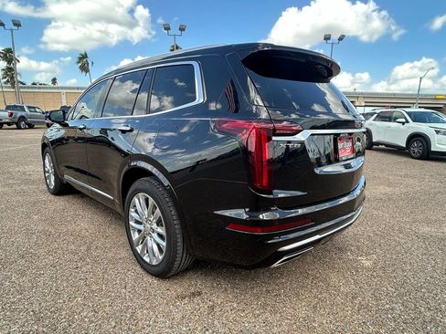 Used 2022 Cadillac XT6 Premium Luxury FWD image 4