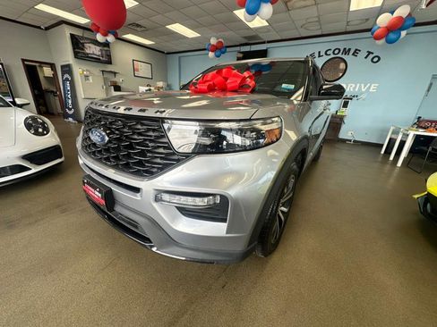 Used 2022 Ford Explorer ST-Line w/ Class IV Trailer Tow Package image 7