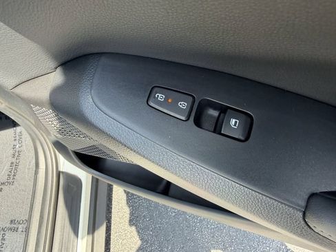 Certified 2025 Kia Seltos S AWD/4WD image 27