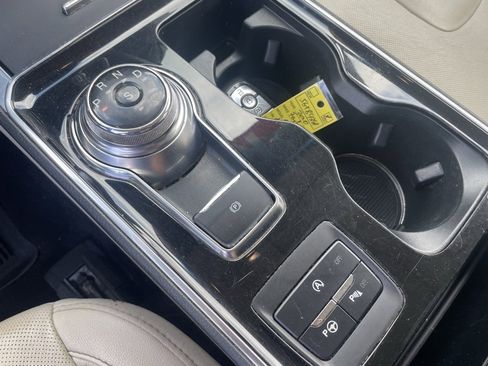 Used 2020 Ford Edge Titanium w/ Equipment Group 301A image 17
