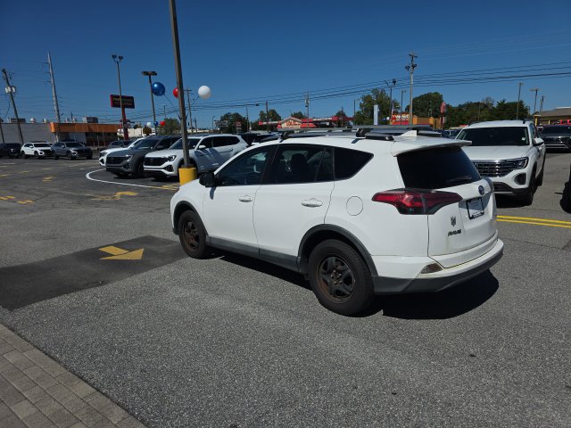 Used 2017 Toyota RAV4 LE w/ All Weather Liner Package AWD/4WD image 8