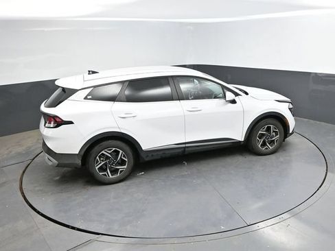 Used 2025 Kia Sportage LX FWD image 32