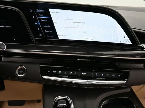 Used 2024 Cadillac Escalade ESV Premium Luxury image 13