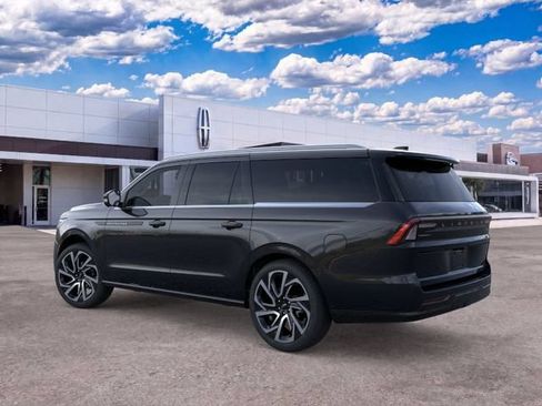 New 2026 Lincoln Navigator L Black Label AWD/4WD image 4