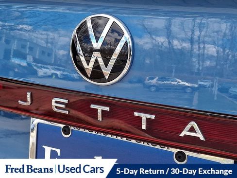 Certified 2025 Volkswagen Jetta SEL image 32