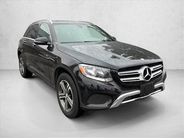 Used 2017 Mercedes-Benz GLC 300 4MATIC image 3