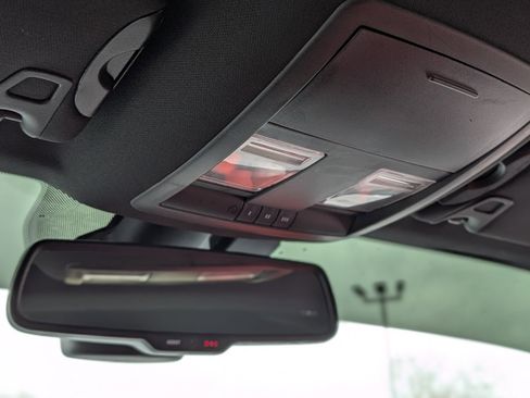 Used 2015 Dodge Challenger R/T Plus image 30