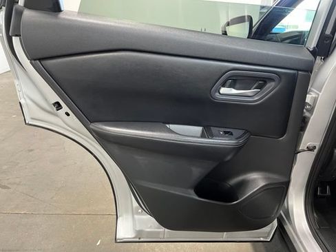 Used 2024 Nissan Rogue SV FWD image 20