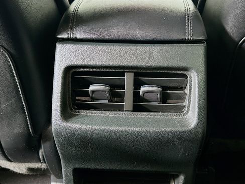 Used 2024 Ford Edge SEL image 25