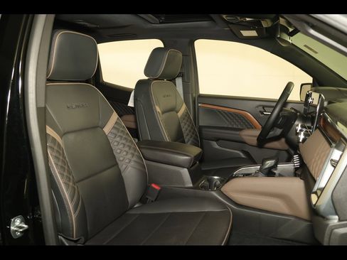 Used 2023 GMC Canyon Denali image 34