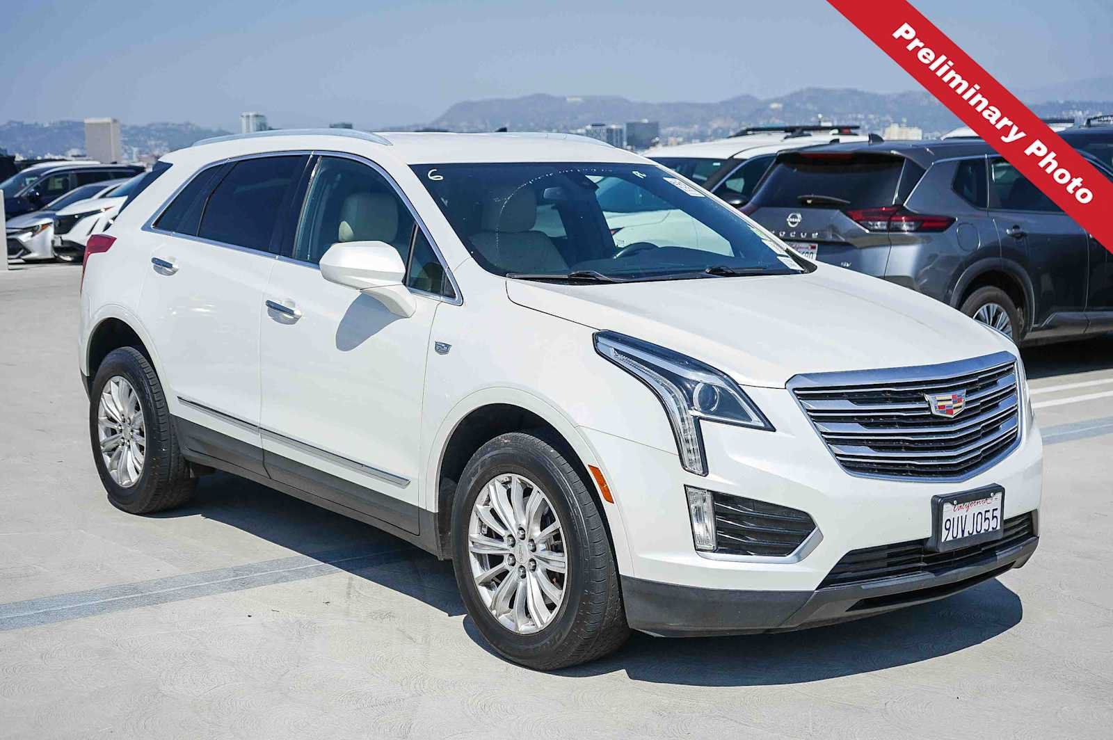 Used 2018 Cadillac XT5 FWD image 3