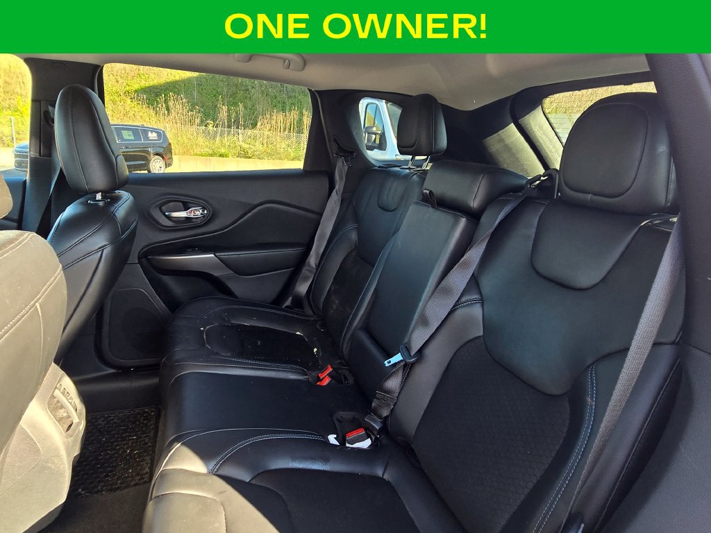 Used 2020 Jeep Cherokee Latitude Plus w/ Cold Weather Group AWD/4WD image 18