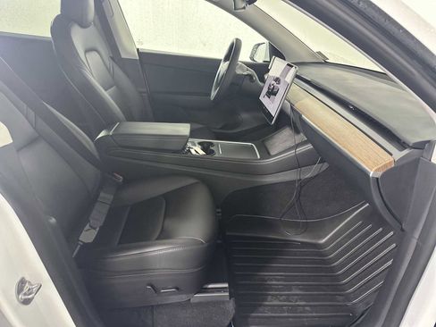 Used 2022 Tesla Model Y Performance AWD/4WD image 13