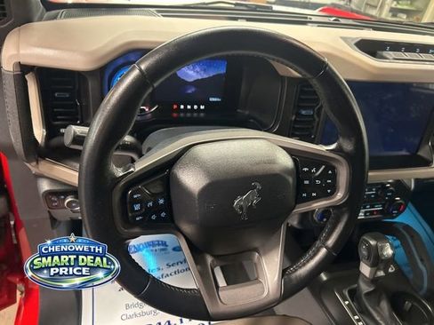 Used 2023 Ford Bronco Wildtrak image 17