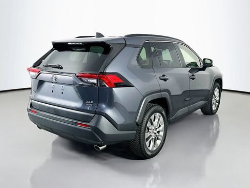 Used 2020 Toyota RAV4 XLE Premium AWD/4WD image 7