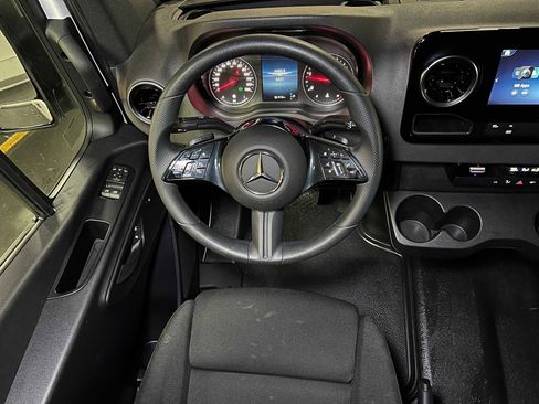 Used 2025 Mercedes-Benz Sprinter 2500 image 35