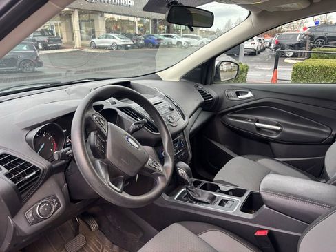 Used 2018 Ford Escape SE image 5