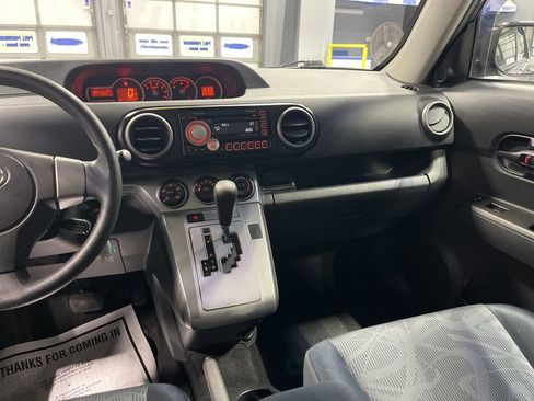 Used 2011 Scion xB FWD image 22