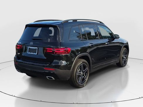 New 2026 Mercedes-Benz GLB 250 image 4