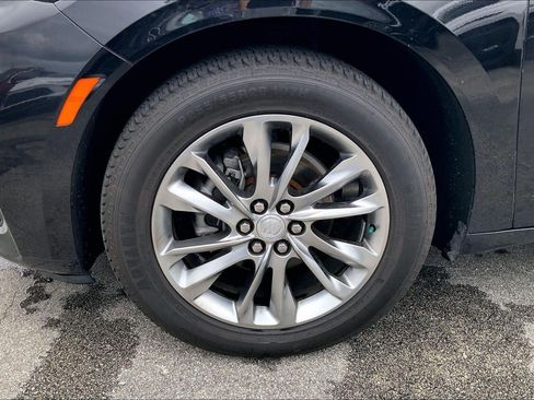 Used 2022 Buick Enclave Avenir w/ Avenir Technology Package AWD/4WD image 9