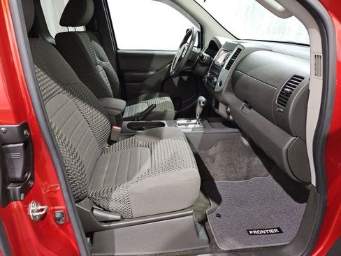 Used 2017 Nissan Frontier SV image 14
