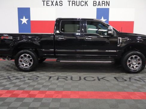 Used 2021 Ford F250 Lariat w/ Lariat Ultimate Package AWD/4WD image 20