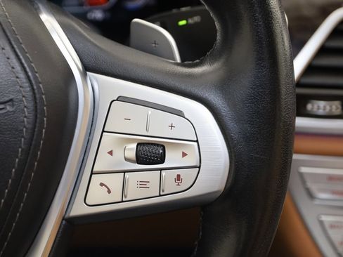 Used 2022 BMW 750i xDrive w/ Luxury Rear Seating Package image 51