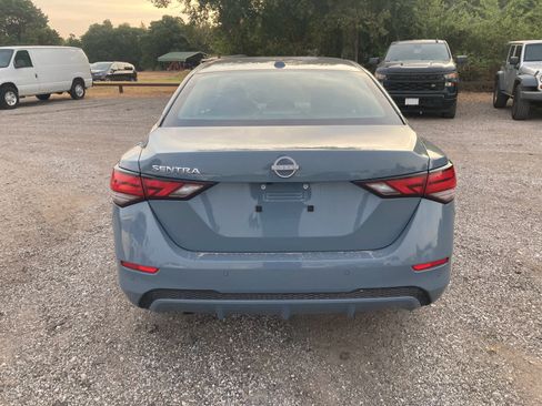 Used 2025 Nissan Sentra SV FWD image 6
