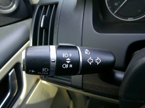 Used 2013 Land Rover LR2 image 20