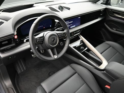 New 2025 Porsche Macan Turbo Electric image 4